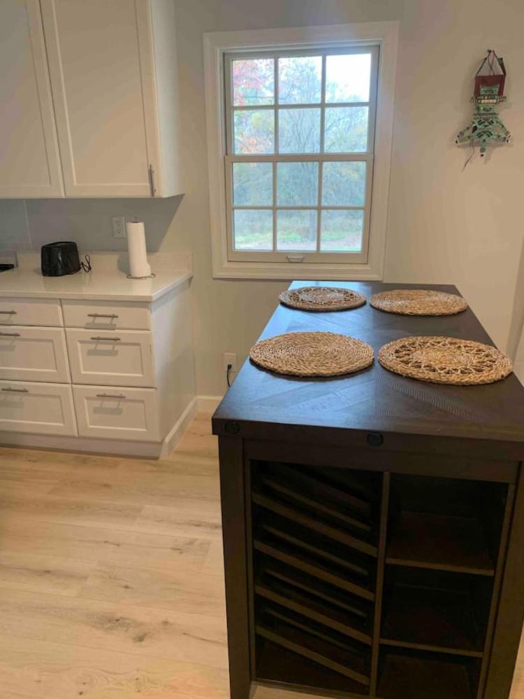 Serene Lush 2BR Gem, on 1 acre Silver Spring